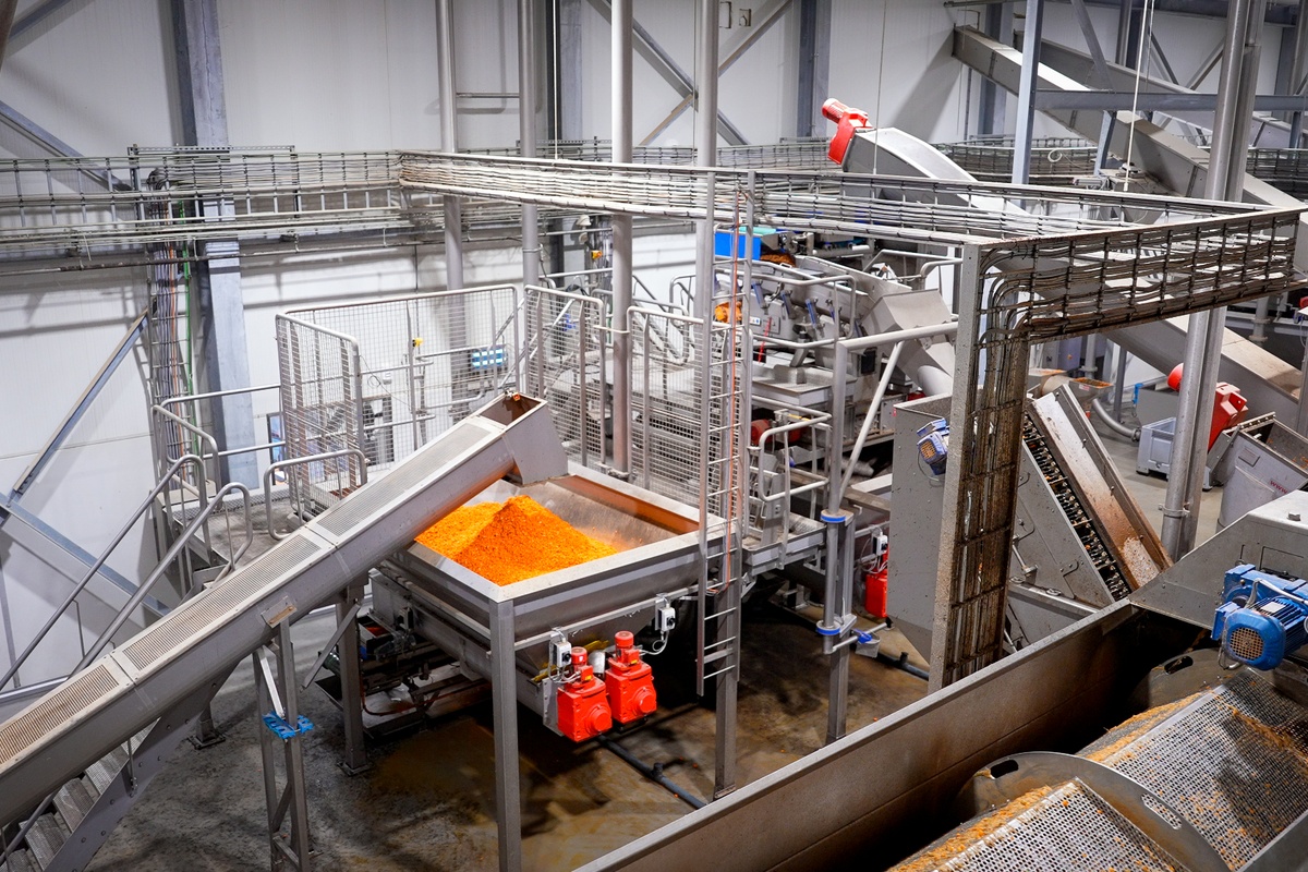 Restproducten voedingindustrie worden verwerkt tot diervoeding - Duynie