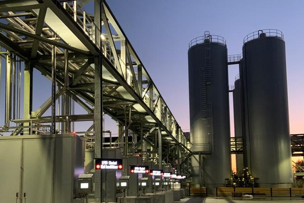 Friesland Campina Workum volledig geautomatiseerde melkontvangst gemaakt door Actemium in Doetinchem. Industriële automatisering, PLC, SCADA, MES, building technologies, verlichting, toegangspoorten