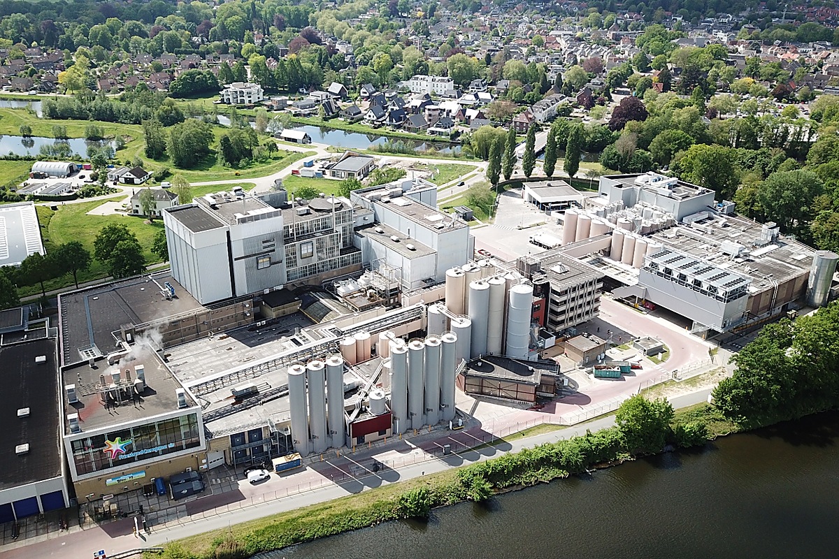 FrieslandCampina luchtfoto van plant / fabriek / locatie Lochem.