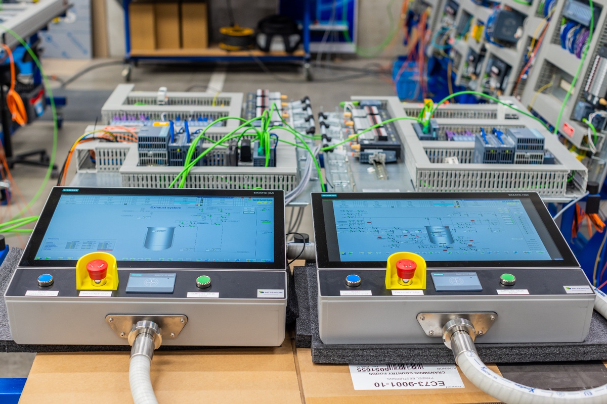 Factory Acceptance Test van Siemens PCS 7 besturingspanelen door Actemium Paneelbouw Schijndel
