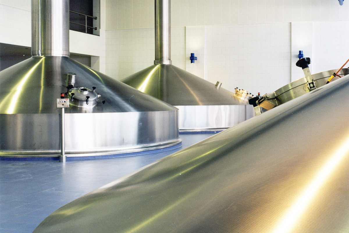 Roestvrijstalen brouwketels en procestanks van Royal Swinkels in de beverage industrie