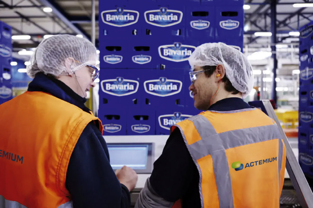 Actemium-medewerkers werken aan automatiseringsoplossingen voor Royal Swinkels in de beverage industrie