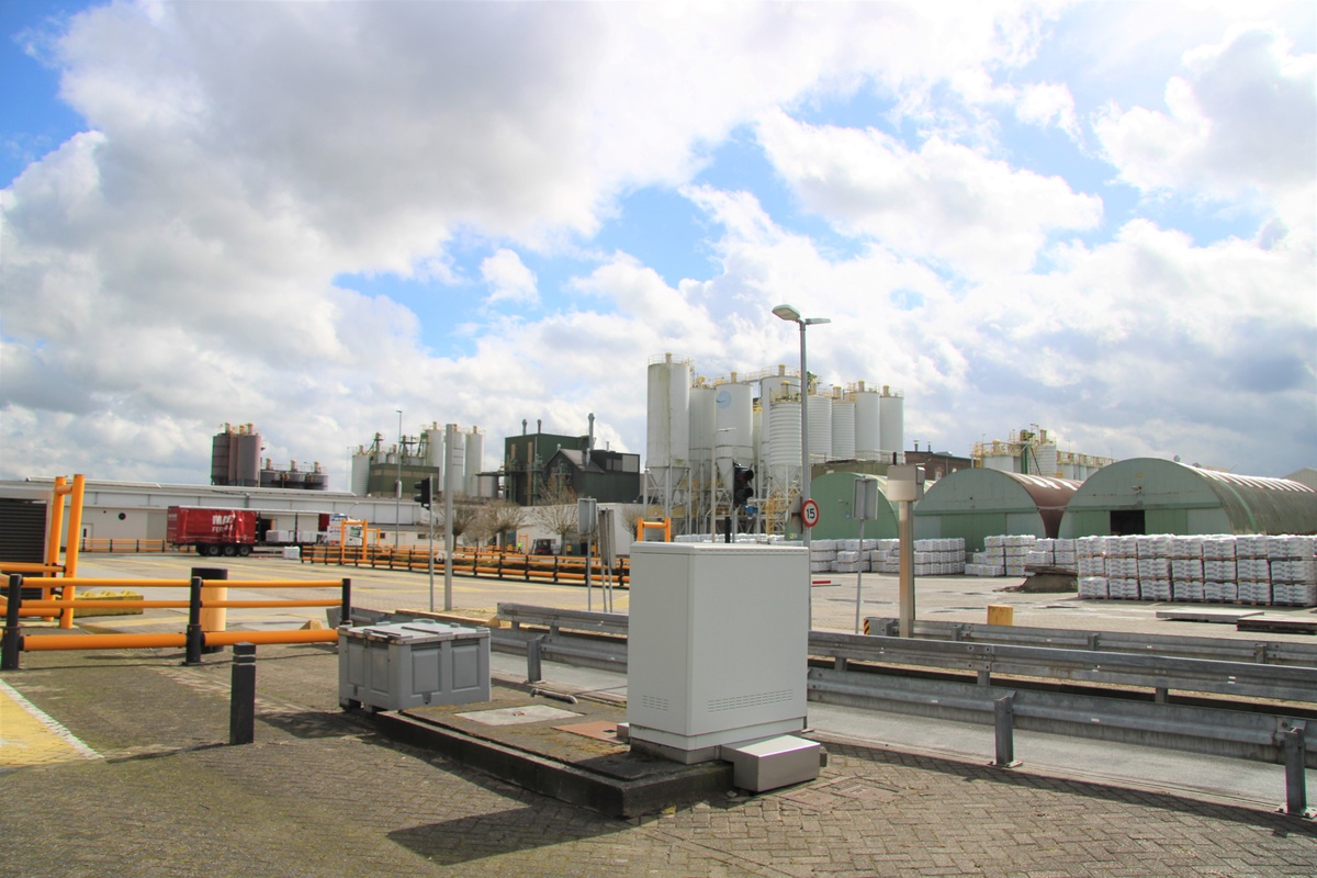 Nieuw besturingssysteem voor Sibelco in Geertruidenberg vanuit Actemium in Doetinchem. Nieuw besturingpaneel incl. PLC