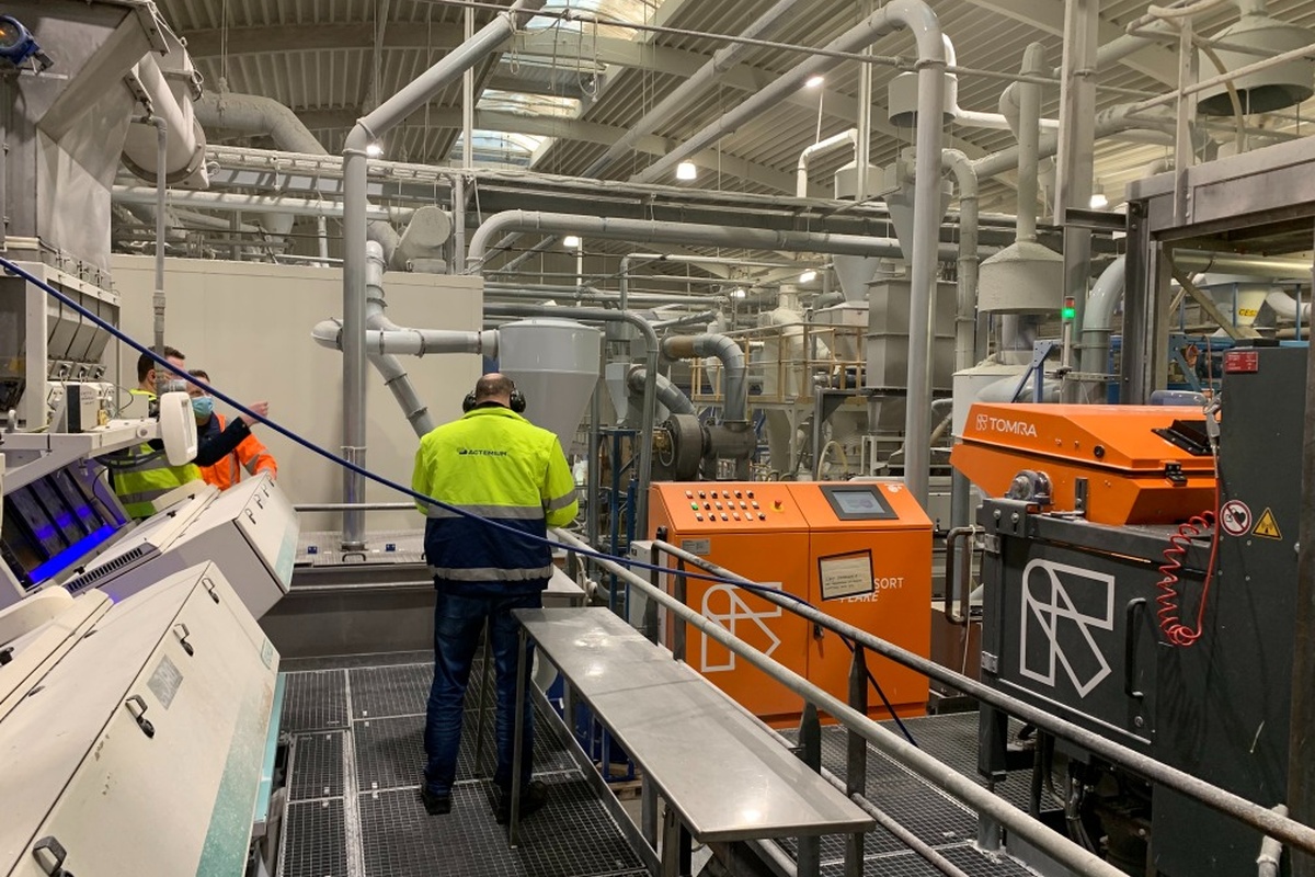 Wellman Recycling en Actemium werken samen aan betrouwbare E&I-systemen voor het recyclen van PET-flessen in Spijk. [actemium.nl]