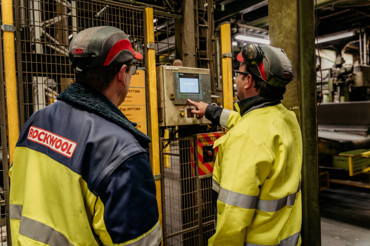 Door een herziening van het transport- en besturingssysteem van de nieuwe productielijnen heeft Rockwool weer een toekomstbestendig transportsysteem.