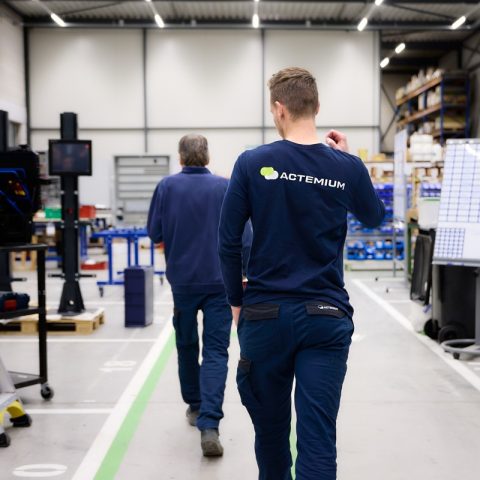 Paneelbouw Mensen Op Locatie Actemium In Nederland Locatie Schijndel