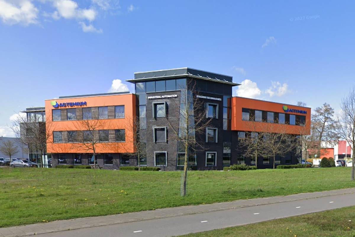 Bedrijfspand van Actemium in Doetinchem. Vanuit deze vestiging ondersteunt Actemium klanten met gebouwgebonden automatisering (Building Technologies), industriële automatisering (Industrial Automation) en technische services voor industriële omgevingen.