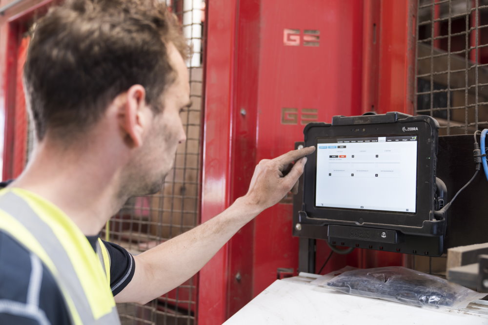 8 voordelen van industriële tablets in een papierloze fabriek